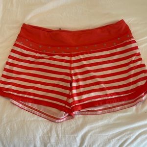 Lululemon Seawheeze Waldos Groovy Run Shorts